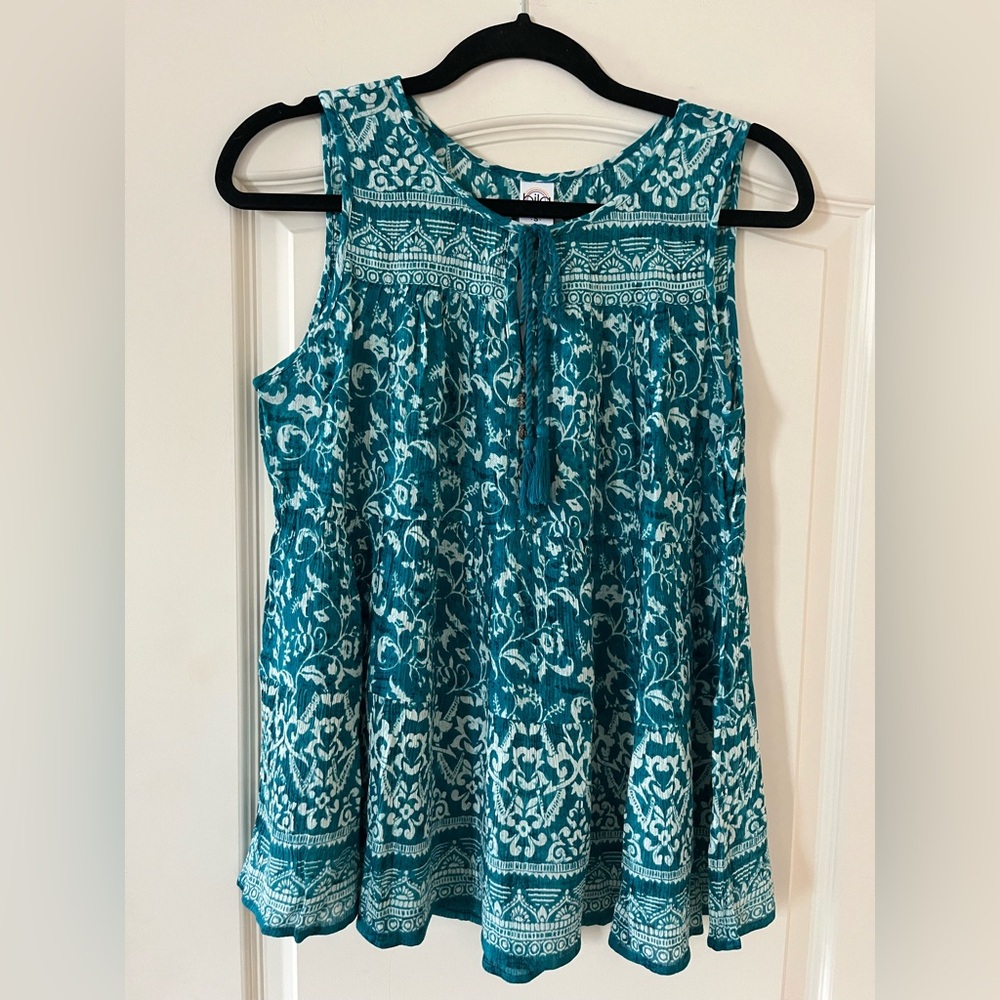 NEW! Bila Teal Sleeveless Boho Blouse with tassels Women’s size small